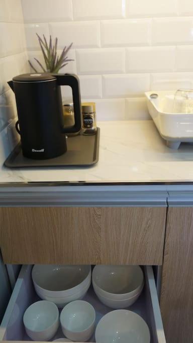 The Fika Room Near Mnl Airport - Scandi Studio Unit With Fast Wi-Fi & Netflix - Read Full Property Desc Before Booking Manila Eksteriør bilde